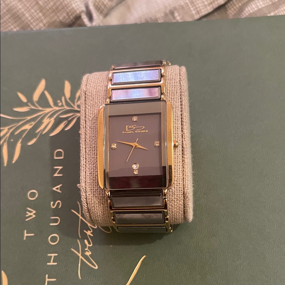 Elegant Gold and Grey Men's Watch